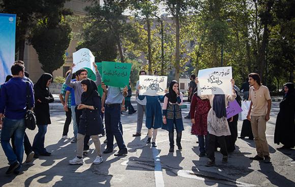 روحانی در دانشگاه