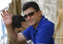 مهم نیست دشمنان قسم‌خورده‌ام چه می‌نویسند/ از کنار من میلیاردر شدند اما شده‌ام آدم بد!